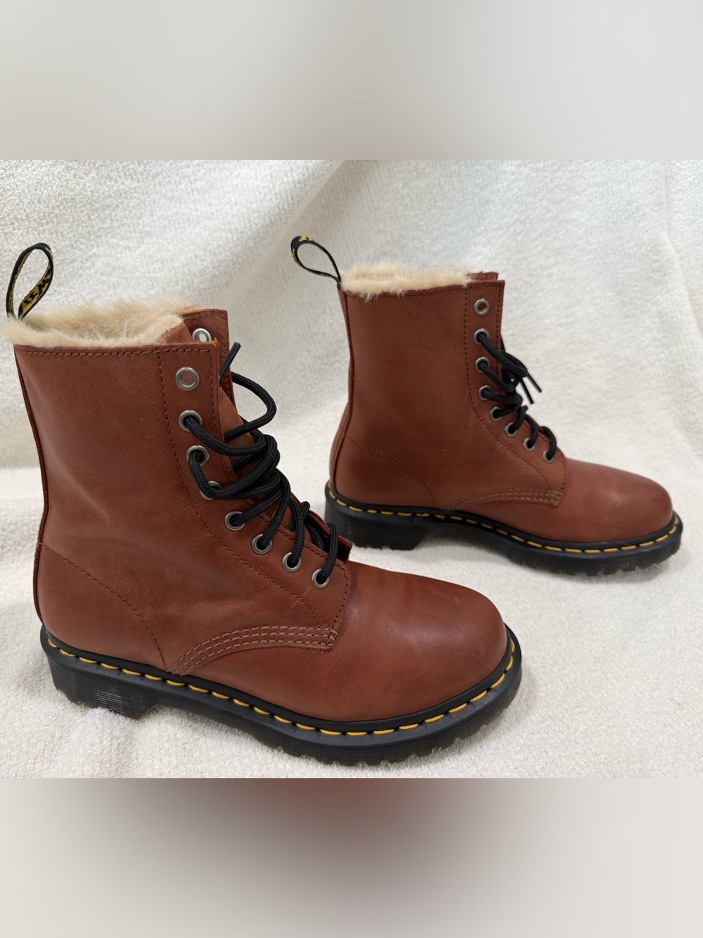 Dr. Martens 1460 Serena Tan Brown Faux Fur Lined Lace Up Boots Size 7